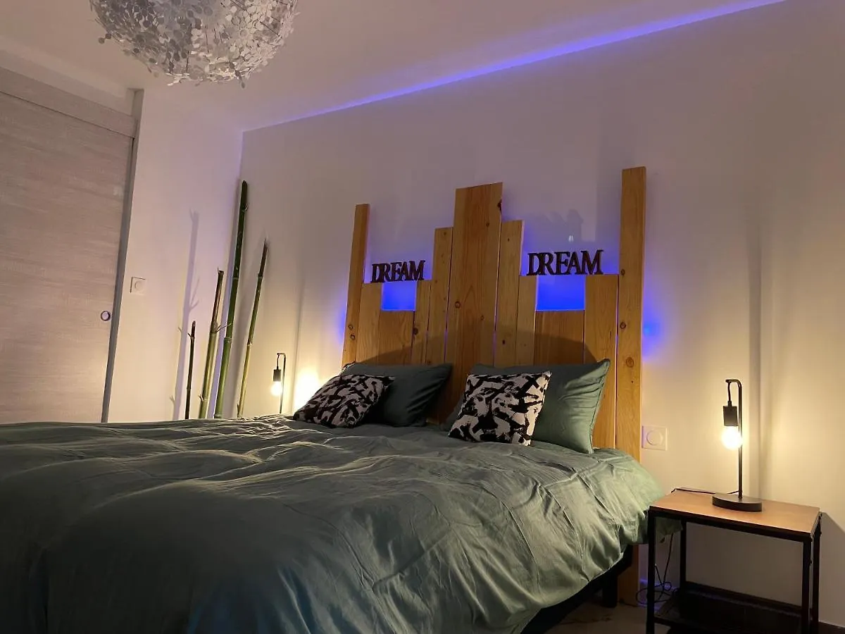 Reve De Panda Avec Sauna Et Jacuzzi Privatif Abrest