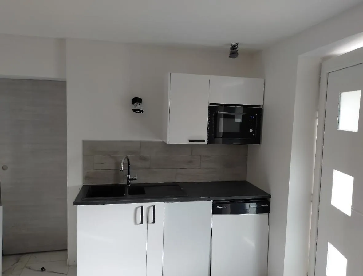 Reve De Panda Avec Sauna Et Jacuzzi Privatif Abrest France